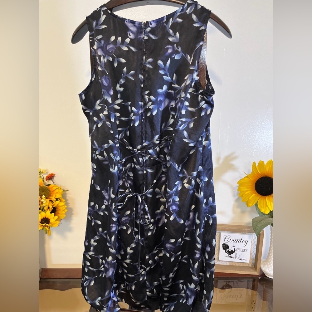 🌸 Lisa Jo Sleeveless Floral Midi Dress – Black & Blue – Size M 🌸 - Picture 5 of 6